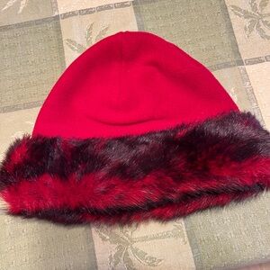 Elegant Red Faux Fur Trimmed Women's Beanie